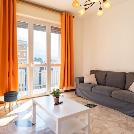 Spacious Apartment With Panoramic Views In Lecco Exterior foto