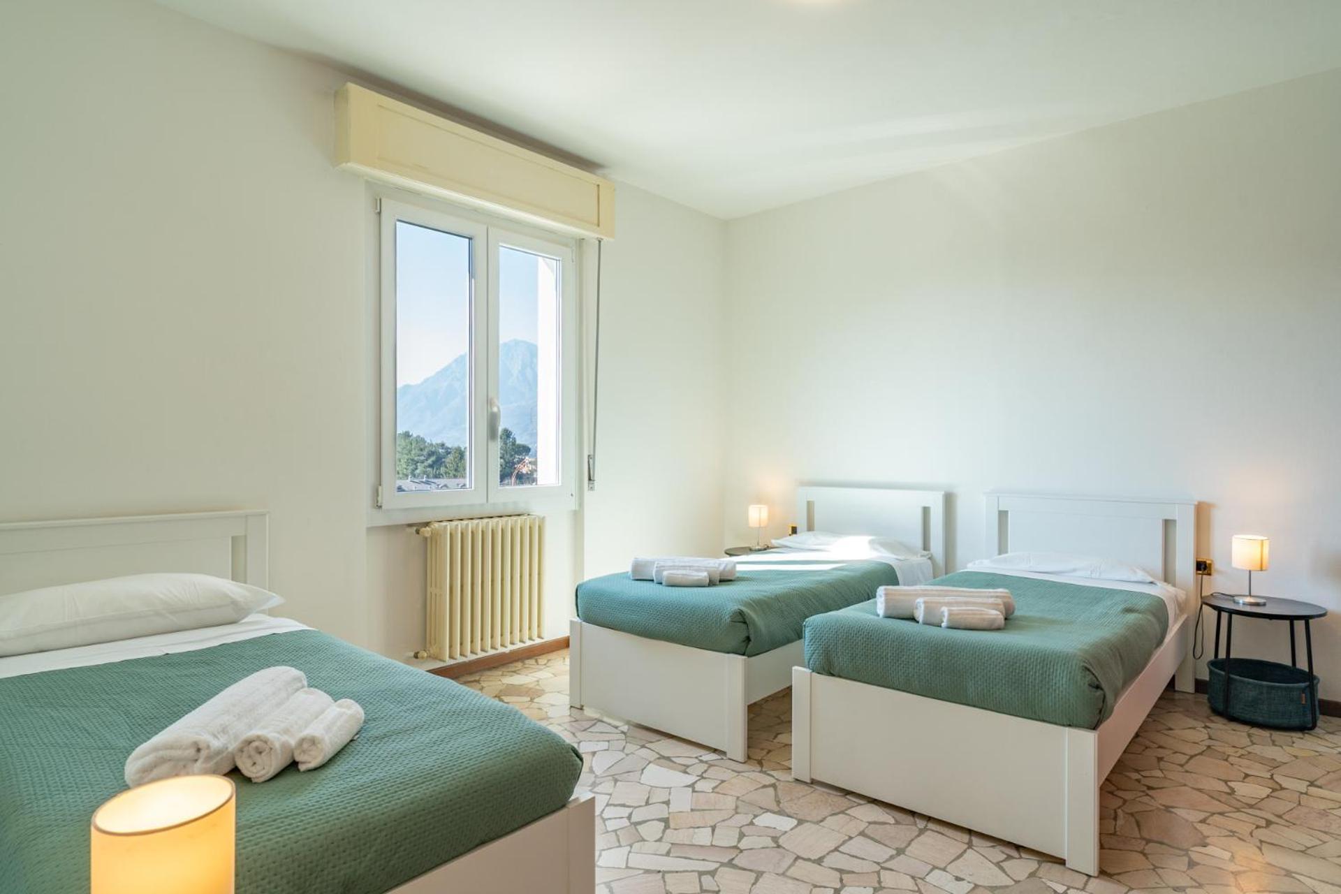 Spacious Apartment With Panoramic Views In Lecco Exterior foto