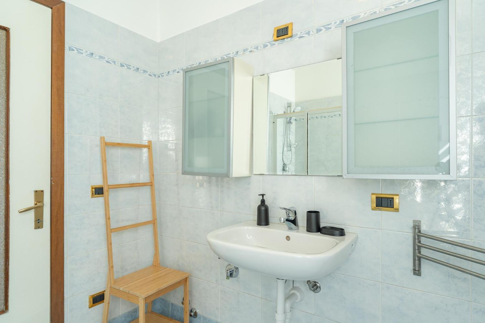 Spacious Apartment With Panoramic Views In Lecco Exterior foto